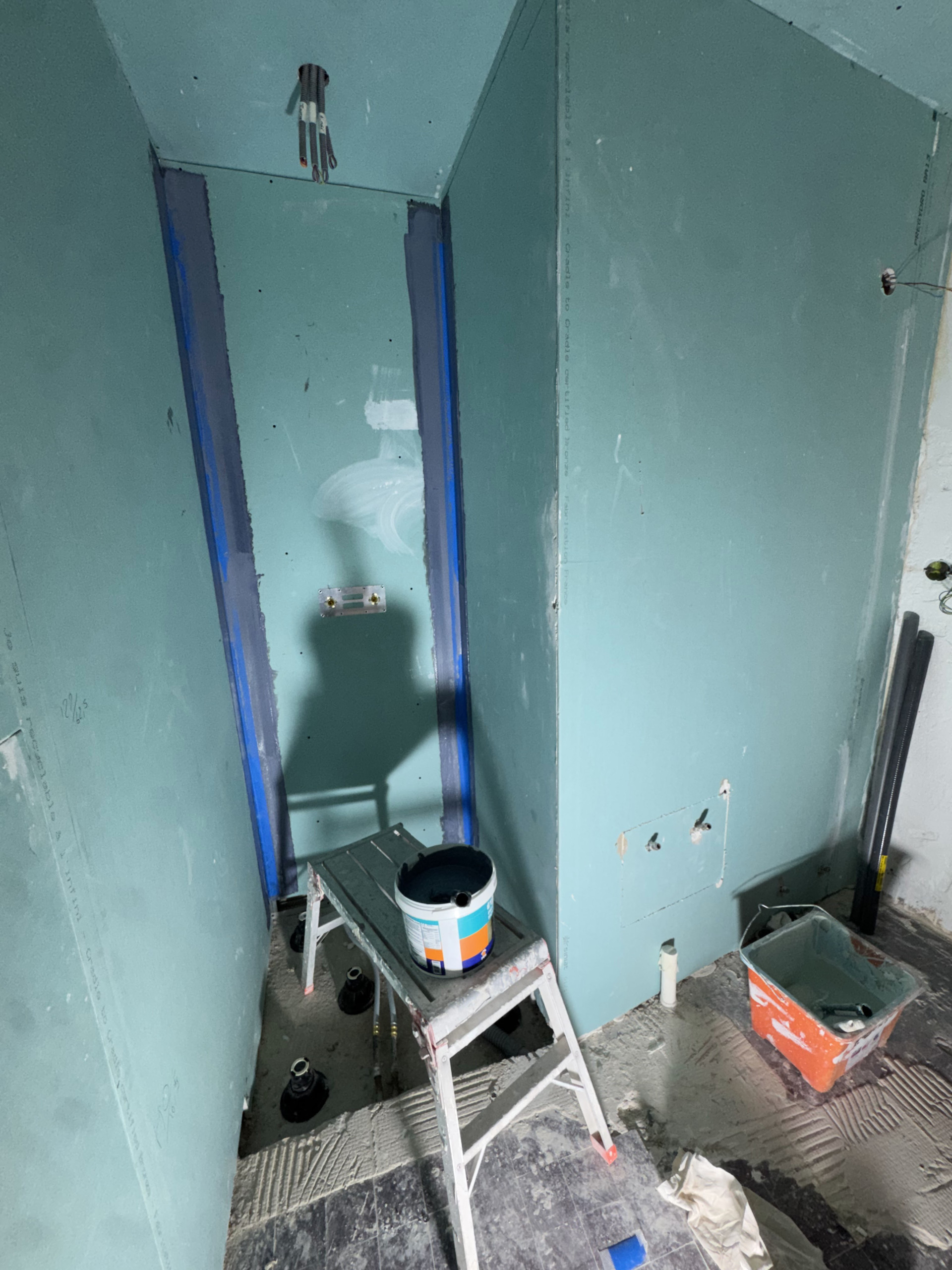 Préparation de la salle de bain pendant la rénovation